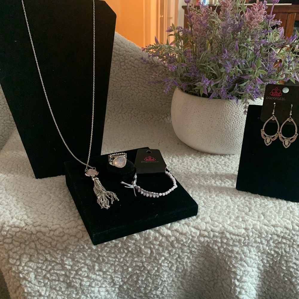 Beautiful pink jewelry set